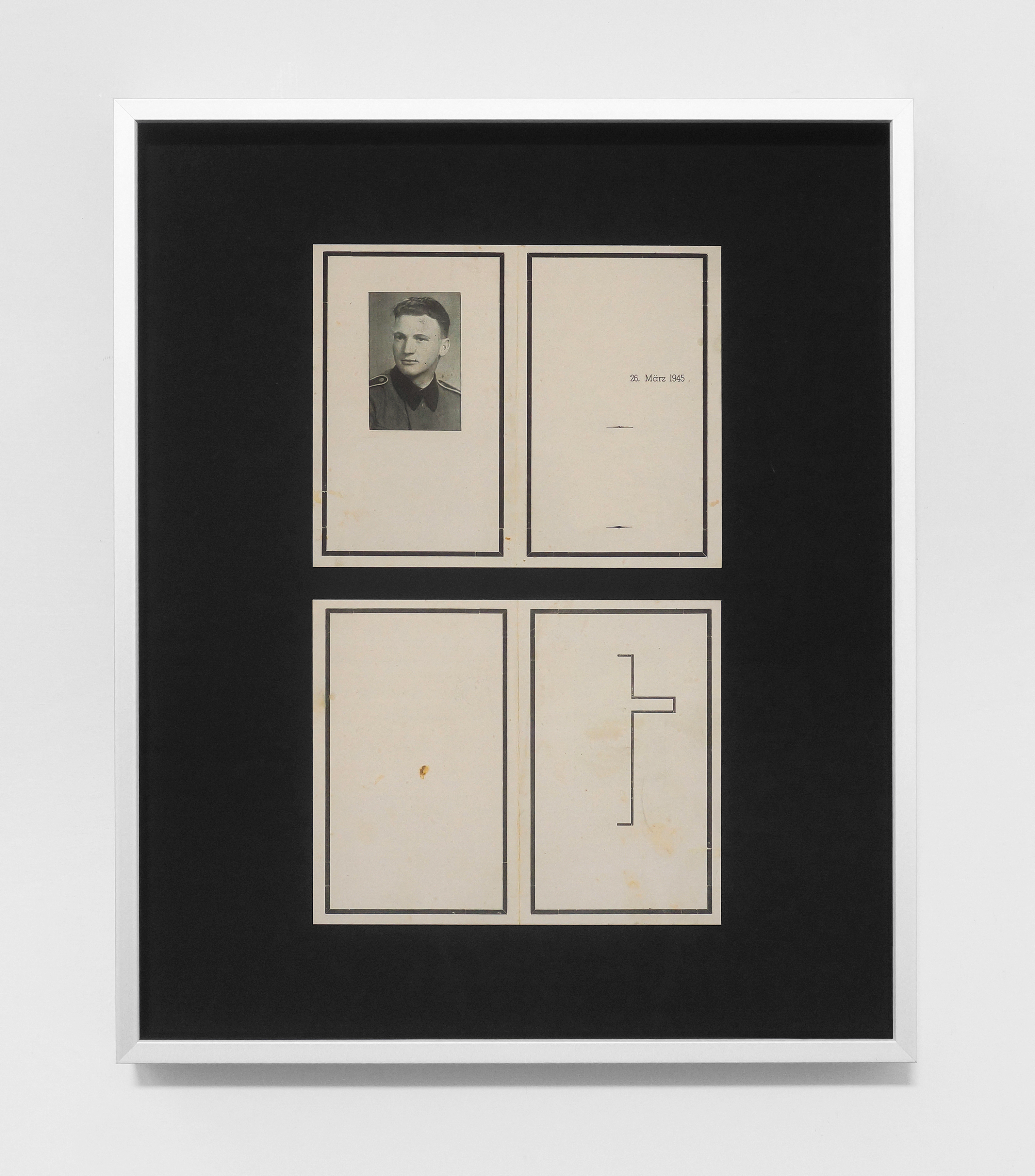 藍仲軒 Lan ChungHsuan, 死亡卡 1 Death Cards 1, 2021, 無酸噴墨相紙 Archival inkjet print, 30 x 25 cm